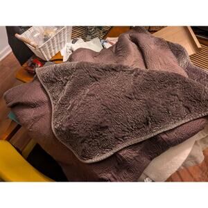 Embroidery Brown  Chocolate  Quilt Plush Quilt Reversible 83 x 96 full/ Queen